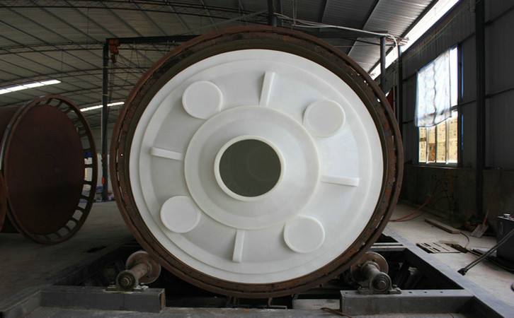 聚乙烯儲罐的特點(diǎn)：